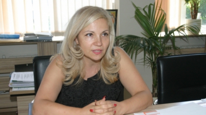 Невиждано: Отстранената кметица на „Слатина” си назначи заместник