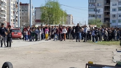 Почерпен ром зашлеви полицай в „Столипиново” за зебележка
