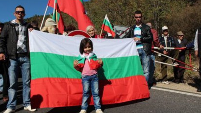 Бунт в Казанлък: Имаме оръжие колкото в цяла България. Не щем бежанци