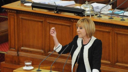  Мая Манолова: Ветото е открита намеса в работата на правителството
