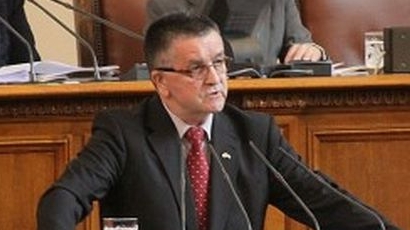 Депутатът Имамов защити племенник за далавера с тютюн