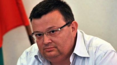 Сотир Цацаров: Прекратяваме производството срещу "килърите" на Пеевски