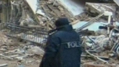 Две сгради рухнаха в Истанбул, едната - на 5 етажа