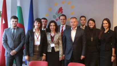 Станишев се срещна с млади европейски социалистически лидери