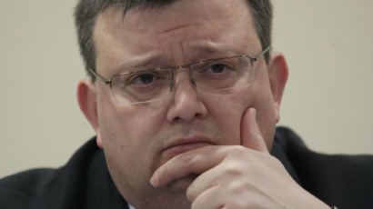 Цацаров: Ще има нова порция обвинени за КТБ