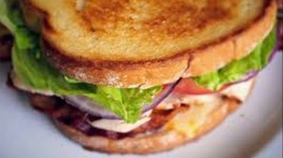 Американец приготвя сандвич за 6 месеца и 1500 долара