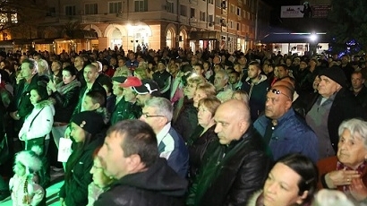 Ген. Радев пред над 500 жители на Сливен:  Чрез подставената си партия Ердоган подкрепи Цачева.