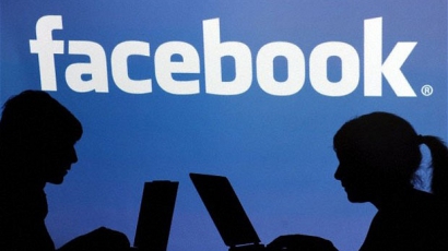 Фейсбук вече разполага законно с информацията ни