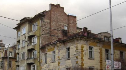 Премахват 160 опасни сгради в София