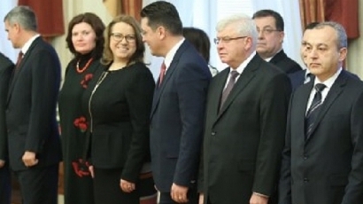 Първо във Фрог: Президентът взе за секретари министрите Янев, Узунов и Гълъб Донев