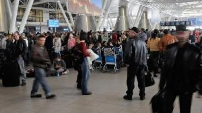Стотици висят на летище СФ, блокирани за Лондон