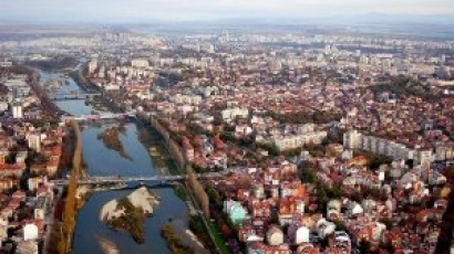Авария на газопровод в центъра на Пловдив, евакуираха ученици