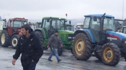 Български превозвачи блокират изцяло границата с Гърция