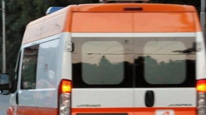 Автобус помете баба в София