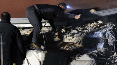 Скала уби жена при земетресение в Гърция
