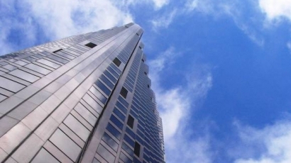 Почва строеж на огромни небостъргачи в София