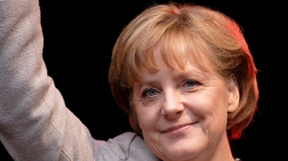Меркел повежда с малко пред Шулц