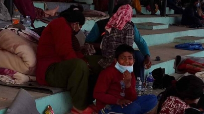 Българка в Непал: От посолството в Индия ни се обадиха след полета за нас