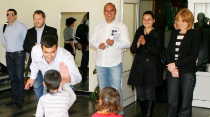 Йорданка Фъндъкова подкрепи детската кампания на "Рефан"