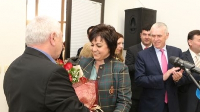 Корнелия Нинова: Не целувайте ръка на никого. Бъдете свободни хора