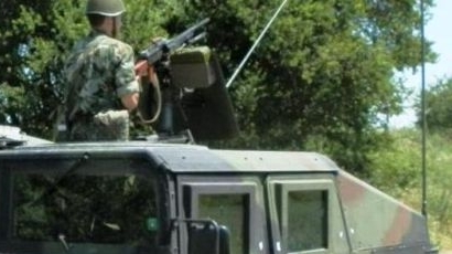 Фрог научи: Войниците пазят с празни автомати границата