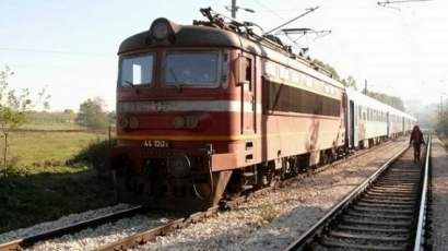 Влак прегази мъж на „Захарна фабрика“
