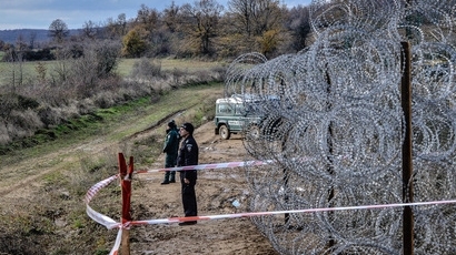 Абсурд: Крадци задигнаха части от оградата с Турция