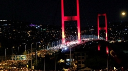”Мост на мъчениците ” е новото име на мост над Босфора