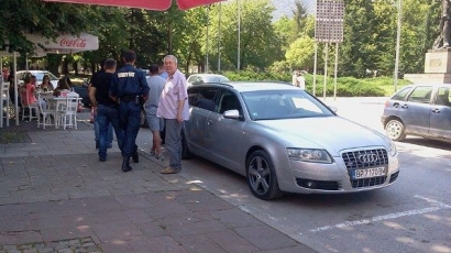  Още двама от бандата за изнудване задържаха във Враца