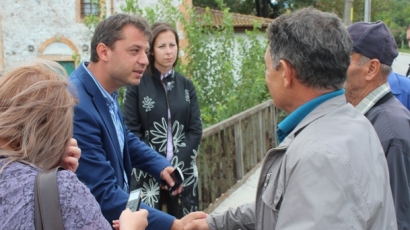 Делян Добрев предложи помощ на наводненото село Сусам