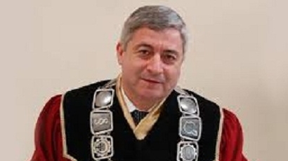 Червеният проф. Х. Белоев се отказва от депутатския си мандат в Русе