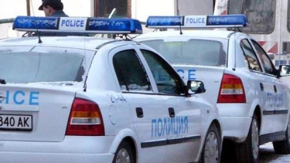 Полицейска акция в сградата на Община Кочериново