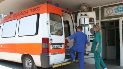 Насилието над медици продължава: Пияни младежи разкъсаха устна на д-р Денчев