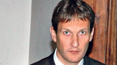 Бивш сръбски министър стана клошар, откриха го премръзнал