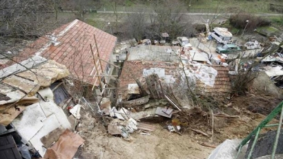 Експерт:  50 къщи в „Аспарухово” могат да пострадат от свлачищата 