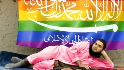„Анонимните” направиха джихадистите на гейове