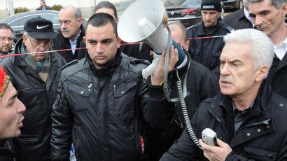 Сидеров призовава полицията да арестува окупаторите