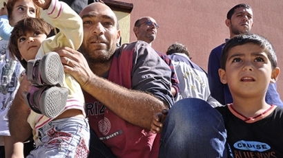 Нямало нападнати мигранти край бежанския център в „Овча купел”