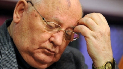 Горбачов: Путин е или Бог, или зам. Бог