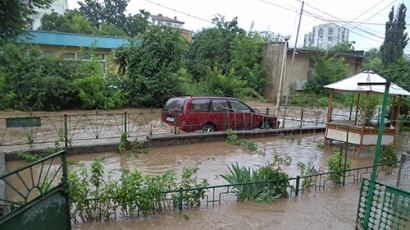 Бедствието в Добричко продължава, село се евакуира заради опасност от заливане