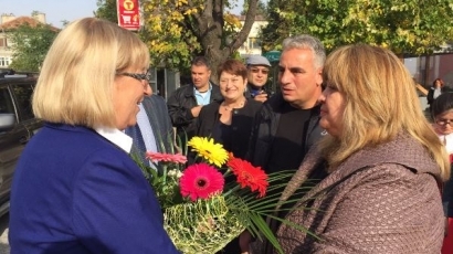Цецка Цачева в Омуртаг: Като президент ще работя в интерес на всички български граждани