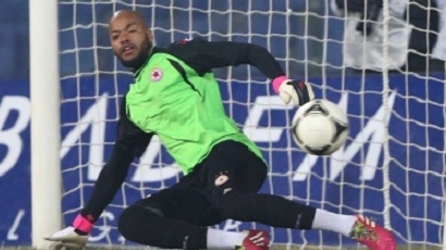 Вратарят на ЦСКА пази за Алжир в двубоя с Белгия