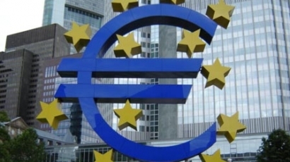 ЕЦБ даде шанс и остави Гърция в играта