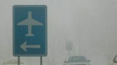 Гъста мъгла парализира самолетния трафик над Лондон