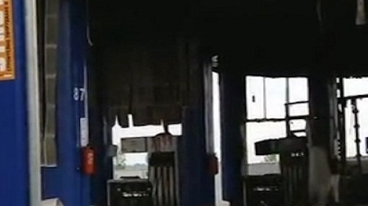 Изгорялата бензиностация на АМ "Тракия" пред рухване