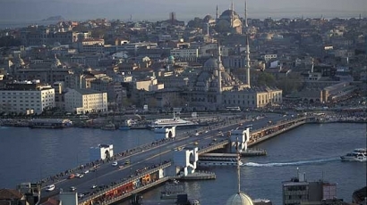 Турската полиция тараши съдилища в Истанбул