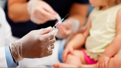 Смърт на бебе вдигна родителите срещу задължителните ваксини