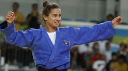 Косово има своята първа олимпийска шампионка