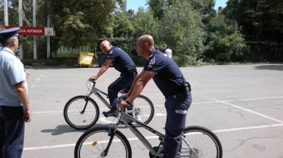 Полицаи на колела по парковете