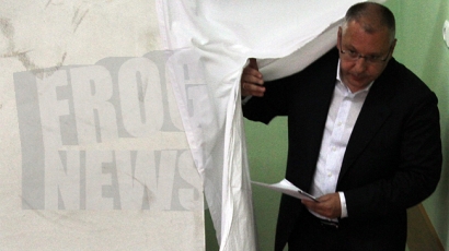 Станишев иска оставка и избори през юли